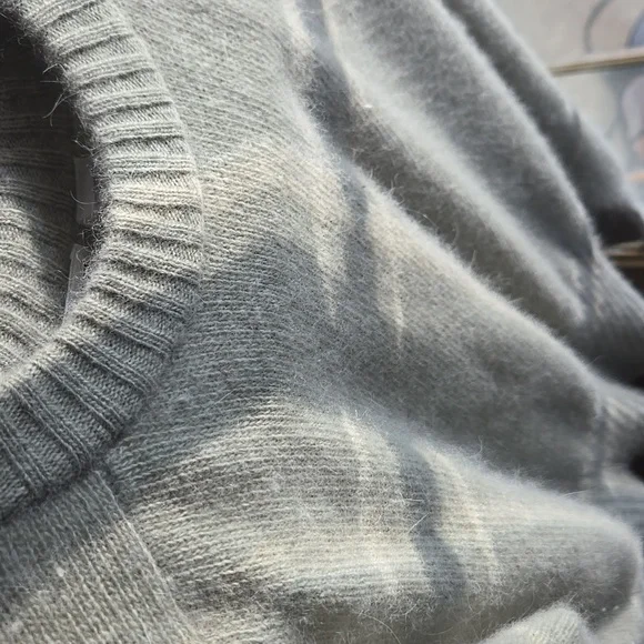 Liz Claiborne Angora/Lambs Wool Light Green Sweater - Picture 10 of 10